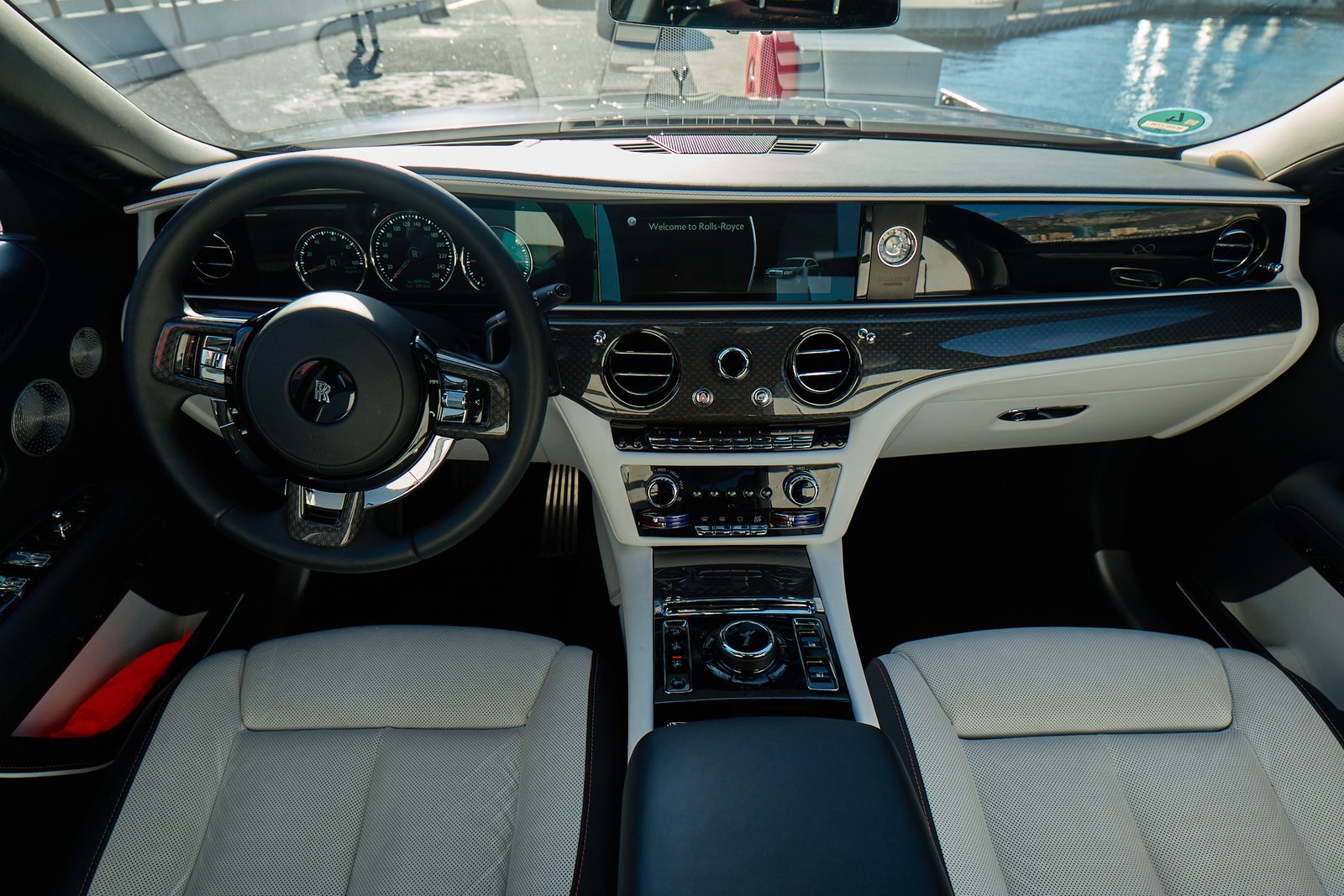 Rolls Royce Ghost Black Badge — photo 7